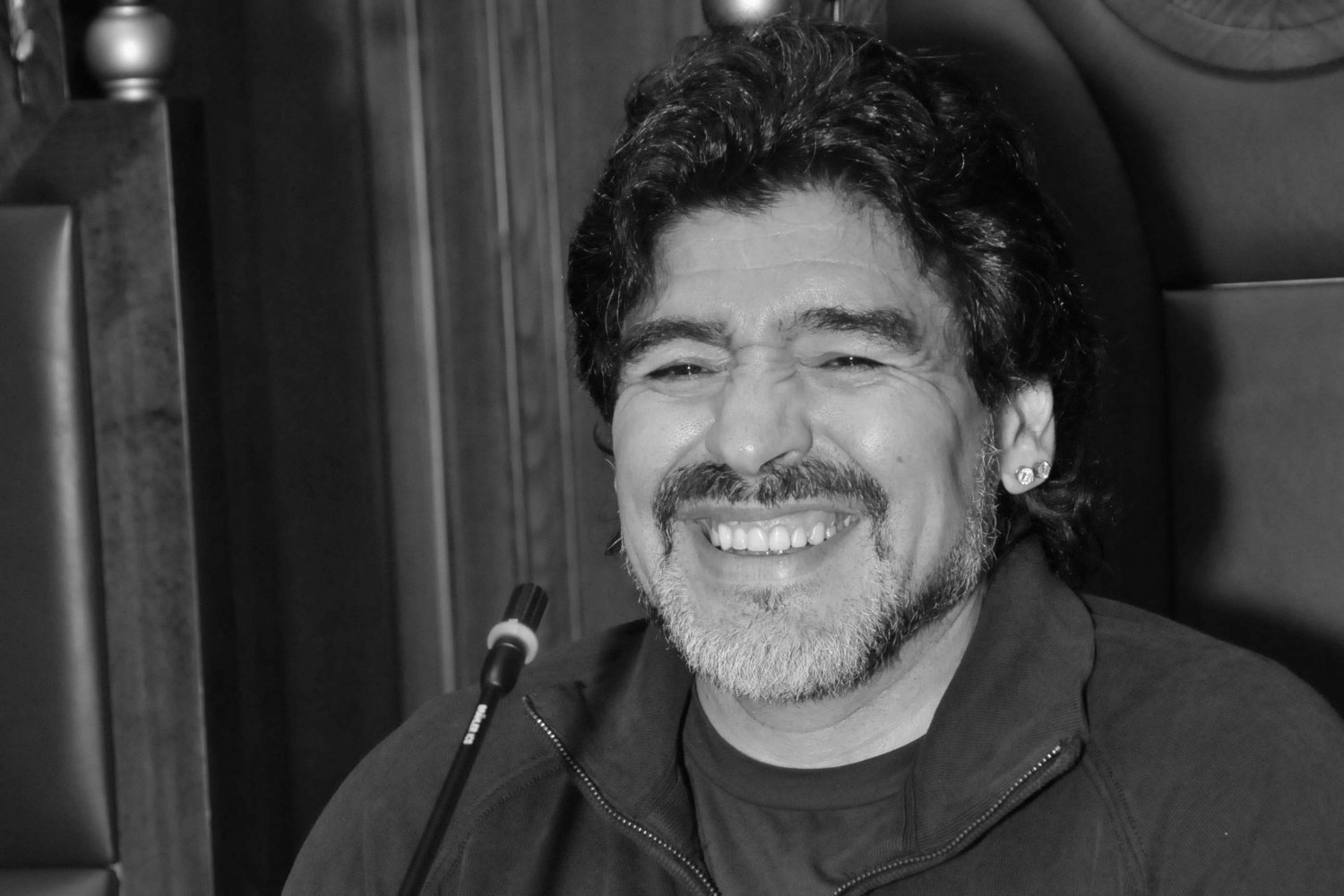Diego Maradona zmarł w wieku 60 lat.