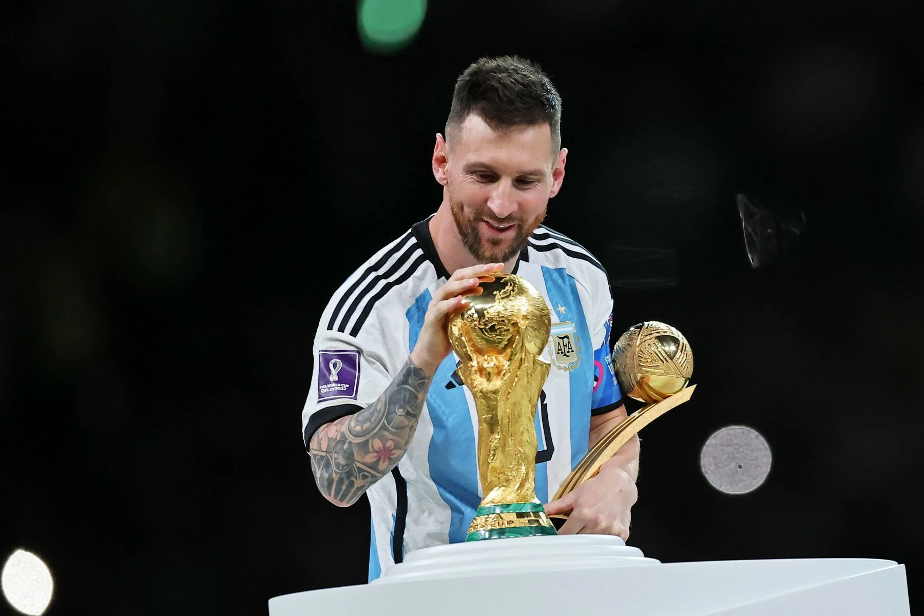 Łzy "Lewego" i Messi z pucharem. 10 momentów, które na zawsze zapamiętamy po mundialu