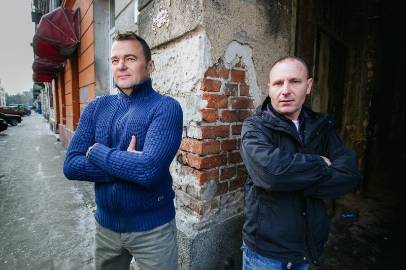 Policjant i były złodziej dostali program w TVN Turbo.