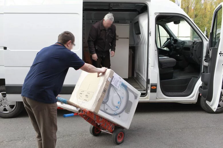 Oddam za darmo na OLX. Niektórzy ludzie potrafią marudzić odbierając rzeczy