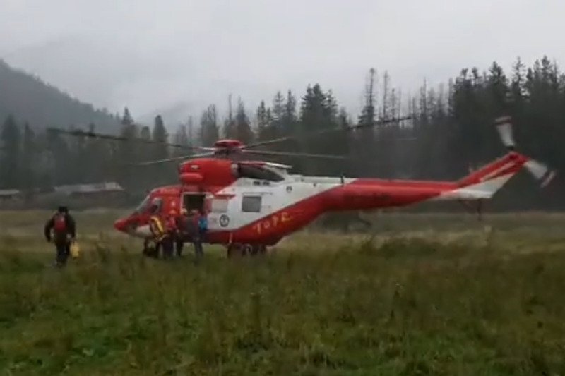 Piorun uderzył w grupę turystów Tatrach. Kilka osób nie żyje, kilkanaście zostało rannych.