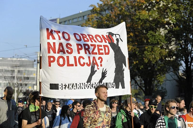 Zwolennicy marihuany niejednokrotnie protestowali przeciwko traktowaniu ich przez policję.