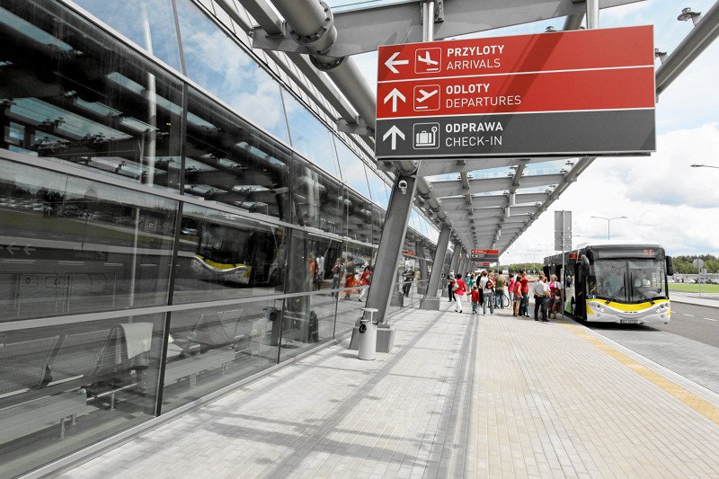 Otwarcie lotniska w Modlinie w lipcu 2012 roku.