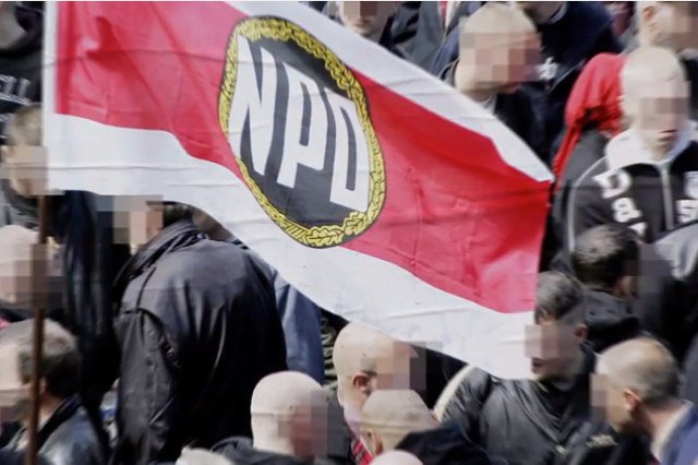 Niemiecka skrajna prawica dokonuje coraz więcej przestępstw i aktów przemocy.