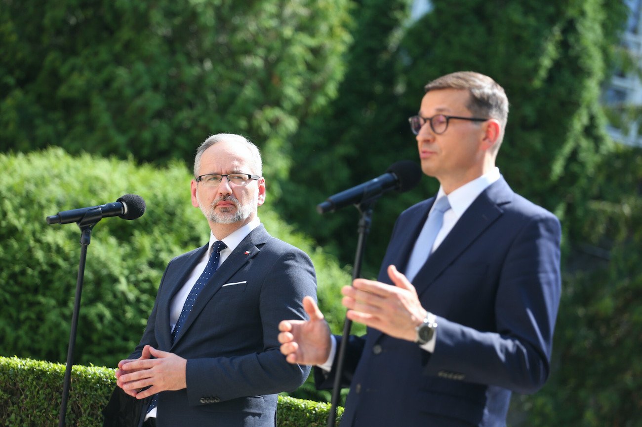 Minister zdrowia Adam Niedzielski i premier Mateusz Morawiecki.
