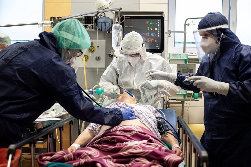 Dlaczego nie działają niektóre nowe respiratory, które dotarły do polskich szpitali?