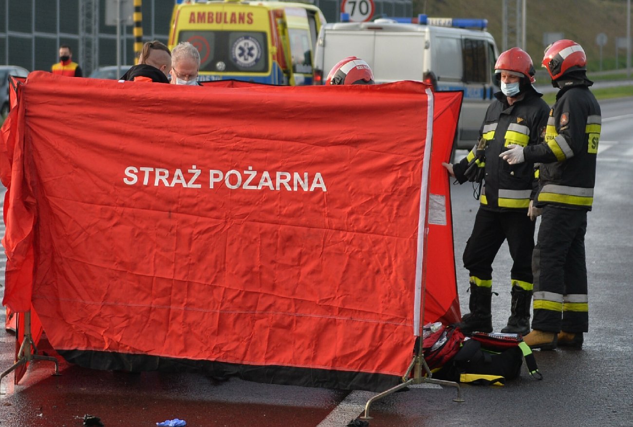 Wypadek pod Tarnowem. 4 osoby nie żyją w wyniku zderzenia na A4