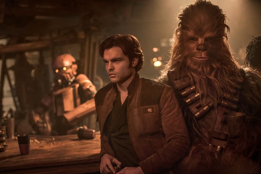 Spin-off kultowej sagi miał ogromnego pecha i wszystko wskazywało na totalną katastrofę. Czy film spełni oczekiwania fanów?