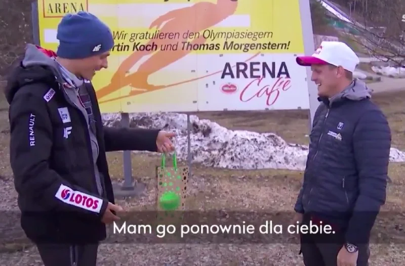 Po ostatnich zawodach PŚ Żyła wręczył Morgensternowi butelkę wódki. Żyła dał Morgensternowi butelkę wódki.