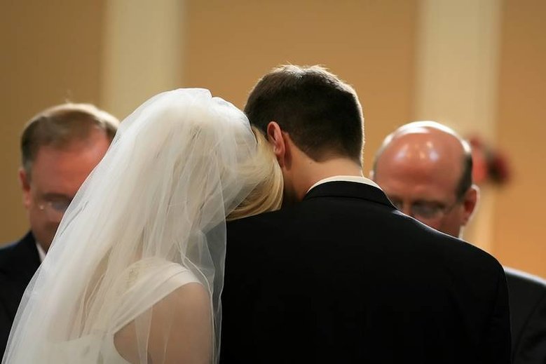 Po tym, jak została przewieziona do szpitala, para młoda postanowiła dokończyć ceremonię zaślubin.