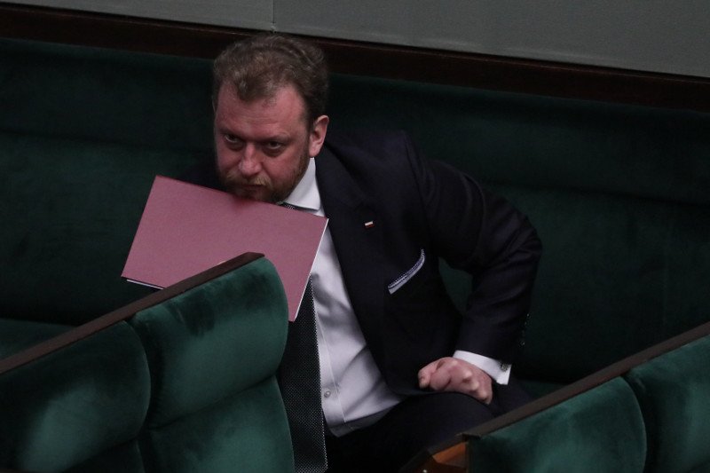 Minister zdrowia Łukasz Szumowski poparł głosowanie korespondencyjne.