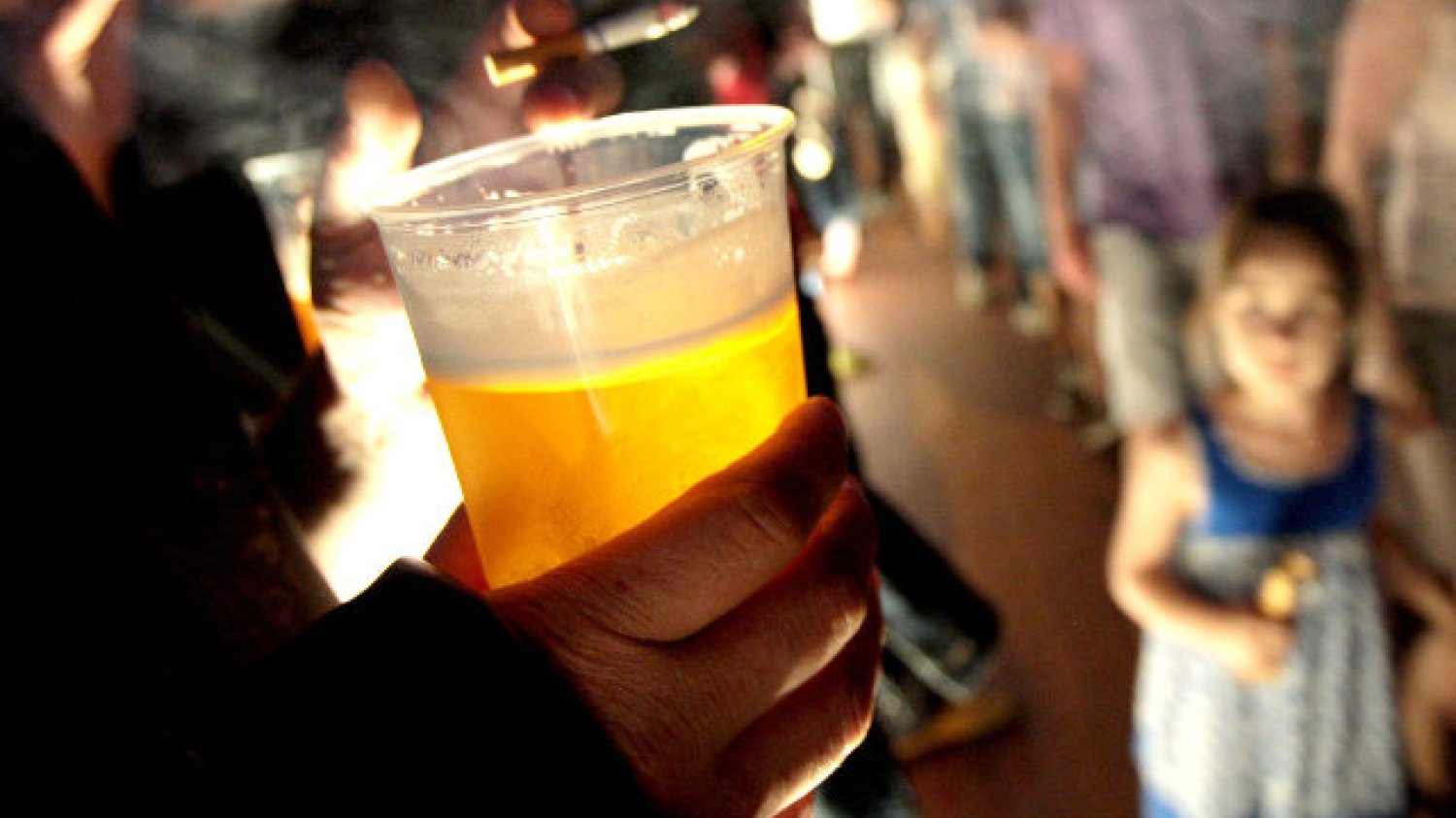 Prof. Witold Zatoński podkreśla, że alkohol jest substancją rakotwórczą