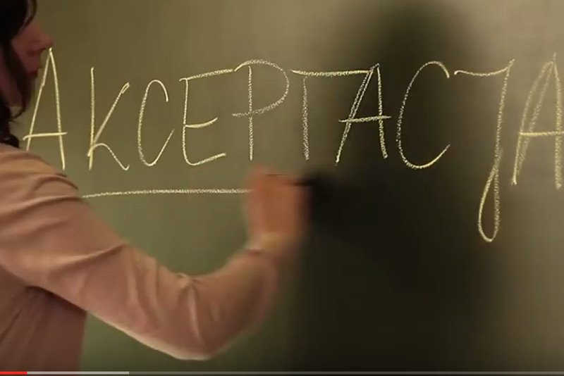 Młodzież i dzieci chorzy na mukowiscydozę zmagają się z brakiem akceptacji i zrozumienia.