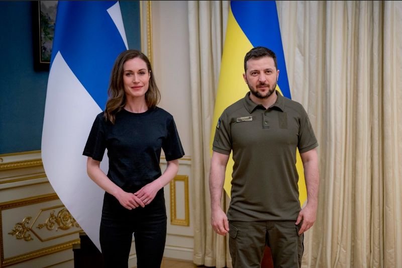 Sanna Marin publikuje zdjęcie z Zełenskim. "Nie odwrócimy wzroku"