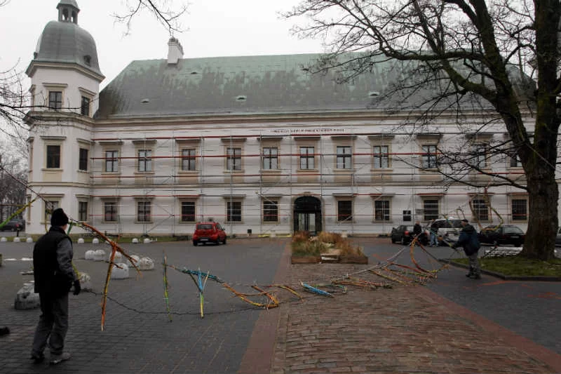 CSW oferuje pracownikom 1150 zł za pół etatu.