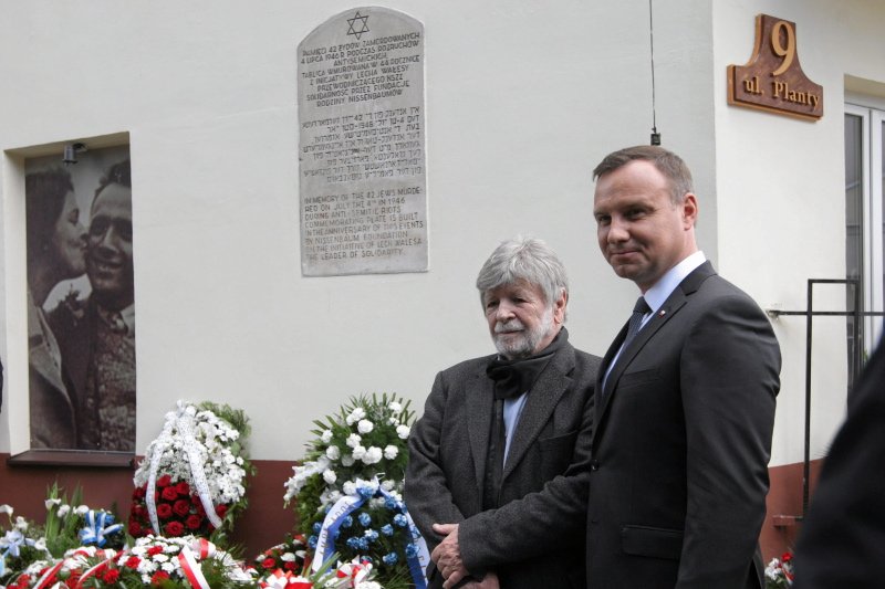 Na zdjęciu b. ambasador Izraela w Polsce Szewach Weiss i prezydent Andrzej Duda podczas uroczystości w lipcu 2016 r., w 70. rocznicę pogromu kieleckiego.