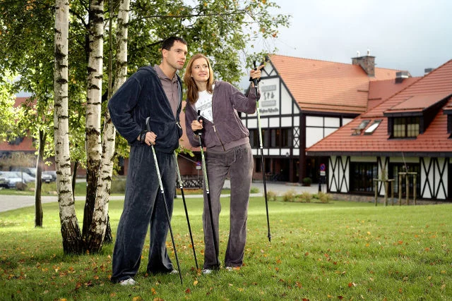 Nordic walking to coraz popularniejsza forma aktywności fizycznej.