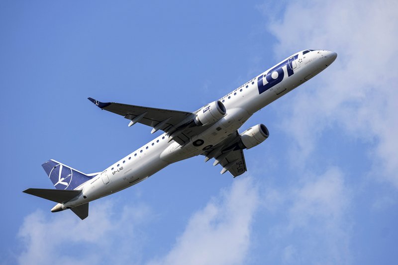 Zmieniono trasy przelotów m.in. do Singapuru i Bangkoku.