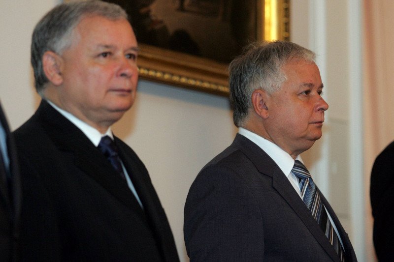 Bracia Kaczyńscy założyli PiS w 2001 roku.