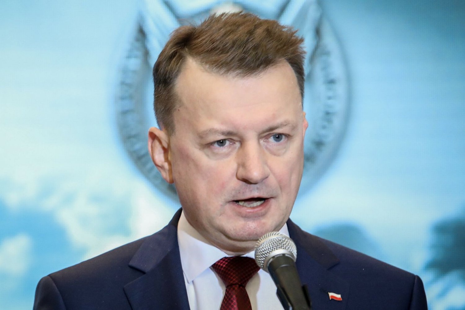 Emil C. domaga się wynagrodzenia za grudzień i styczeń.