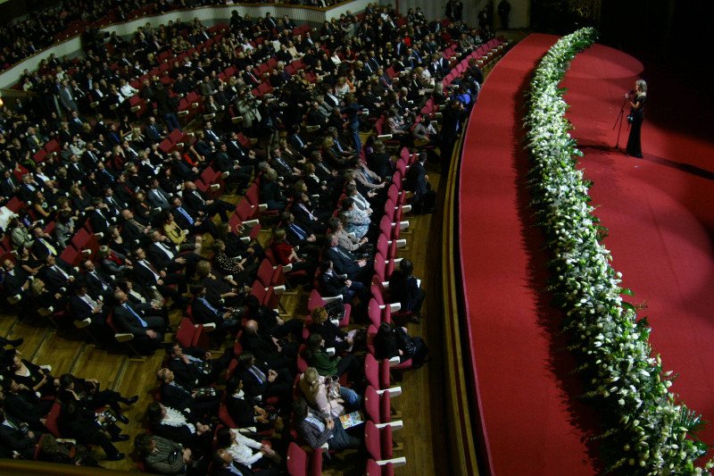 Zachowanie w teatrze to dla wielu Polaków wiedza tajemna.