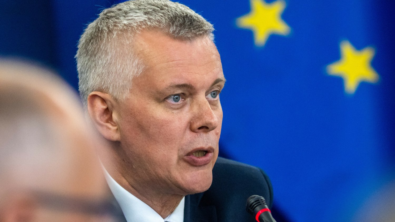 Były szef MON, a dziś wiceszef PO Tomasz Siemoniak wyjaśnia, co w kwestiach obronności i wojny w Ukrainie zmieni się, jeśli dojdzie do zmiany władzy w Polsce. Były szef MON, a dziś wiceprzewodniczący PO Tomasz Siemoniak.