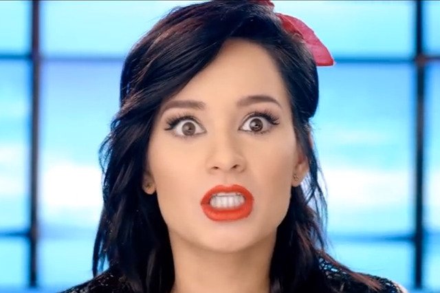 Sieć Media Expert zapowiedziała, że pozwoli internautom, telewidzom i słuchaczom odetchnąć od reklamy z Eweliną Lisowską