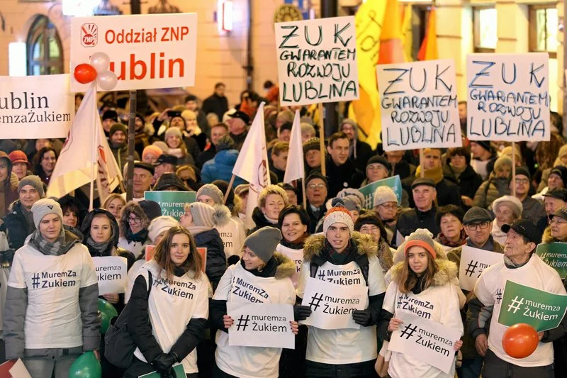 Mieszkańcy Lublina murem stanęli za swoim prezydentem, gdy CBA domagało się jego odwołania. Teraz wygaszenia mandatu Krzysztofa Żuka domaga się wojewoda lubelski.