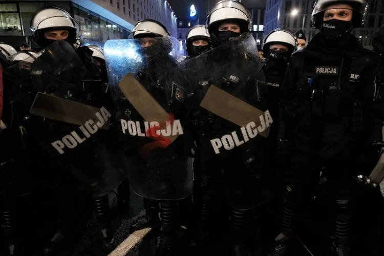 Radio Zet": policja może zostać wyposażona w sygnalizatory świetlne.