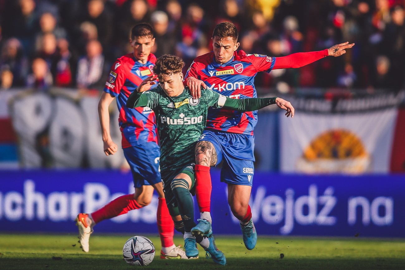 Wicemistrz Polski ograł mistrza w środowym półfinale Fortuna Pucharu Polski. Raków w finale zagra z Lechem.