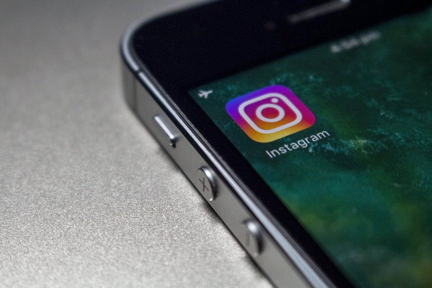 Instagram bez konta i logowania - jak przeglądać? W ten sposób obejrzysz Instastories bez informowania o tym autora