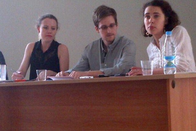 Dzisiejsze spotkanie jest śledzone przez miliony internautów.