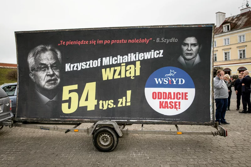 Michałkiewicz znalazł się na billboardach "Konwoju wstydu", czyli akcji PO piętnującej nagrody w rządzie