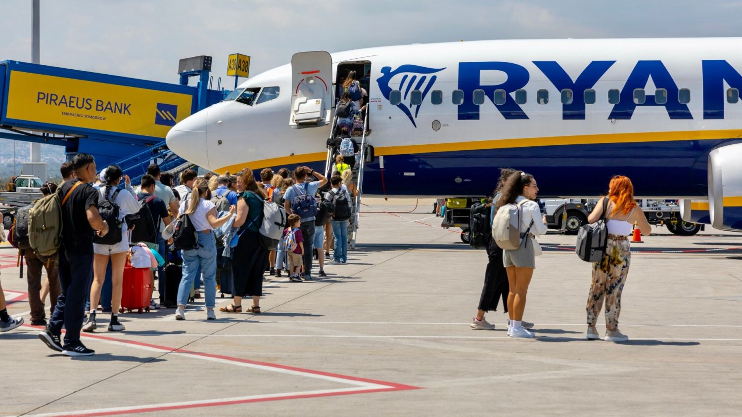 Primark sprzedaje najlepszą walizkę do Ryanaira. Wniesiesz ją za darmo