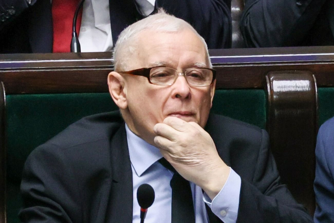 Zwrot akcji ws. pieniędzy dla PiS od PKW. Kalisz ujawnia naciski od przewodniczącego.