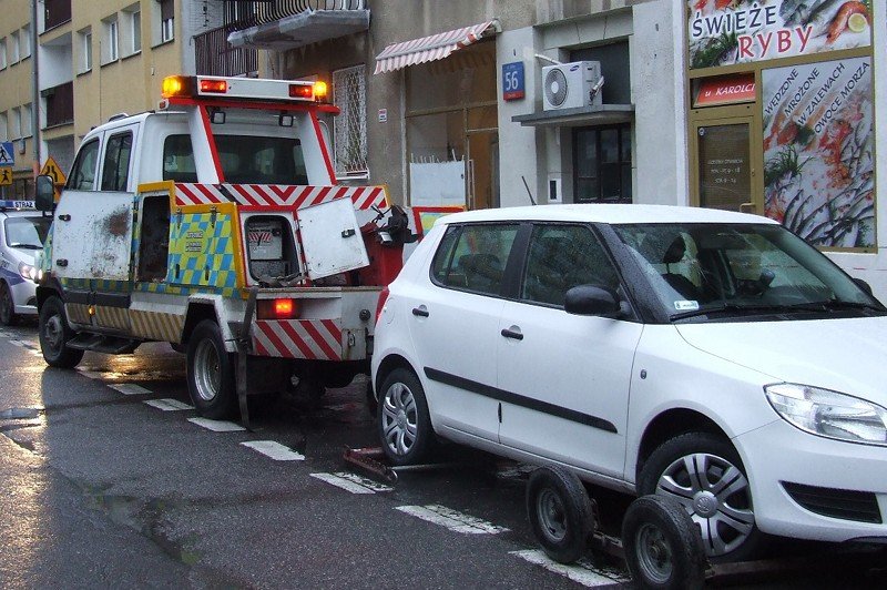 Straż Miejska odholowuje źle zaparkowane samochody