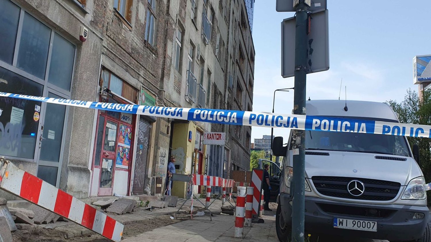 Policja zatrzymała Ukraińca podejrzewanego o zamordowanie osób, których ciała znaleziono w kamienicy na warszawskiej Woli