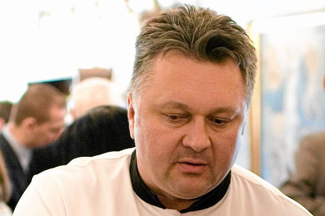 Portal braci Karnowskich twierdzi, że "budynek, w którym swoją siedzibę ma spółka Roberta Sowy, należy do Rosji"