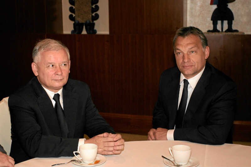 Viktor Orban coraz bardziej oddala się od Jarosława Kaczyńskiego.