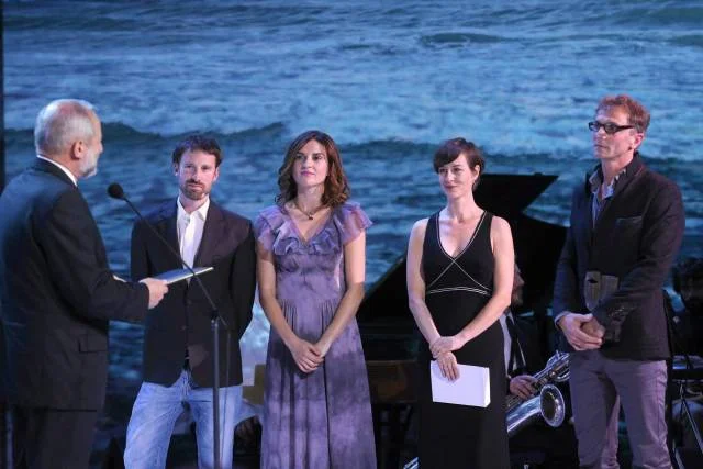 16.06.2014 Sopot . Magdalena Czerwinska (2L) , Maja Ostaszewska (2P) , Leszek Dawid (P) podczas gali finalowej festiwalu " Dwa Teatry "