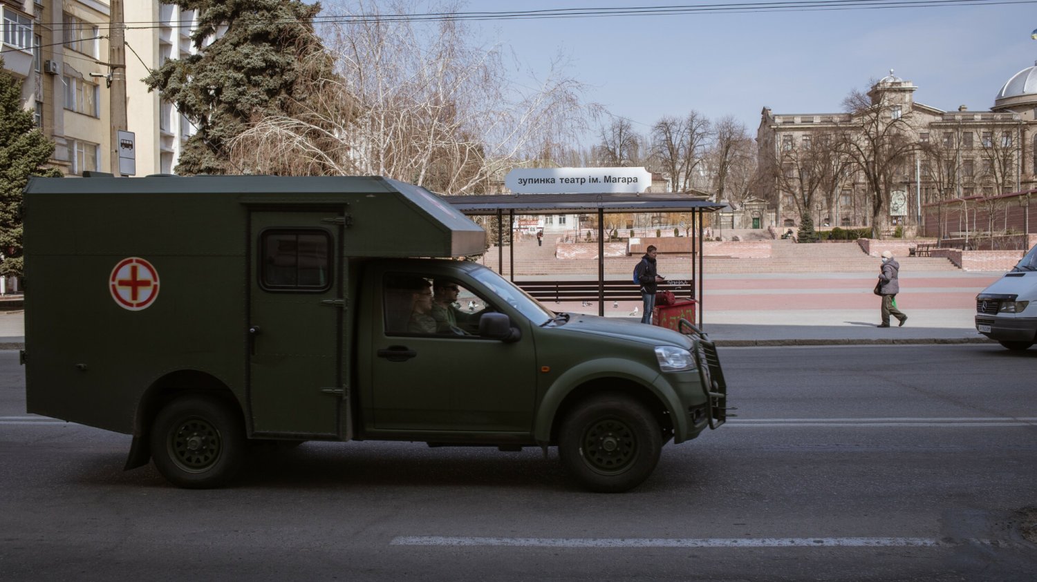 Ukraiński wywiad wojskowy: Rosjanie przygotowują się do epidemii cholery w regionach graniczących z Ukrainą. Na zdjęciu - wojskowy ambulans w Zaporożu.