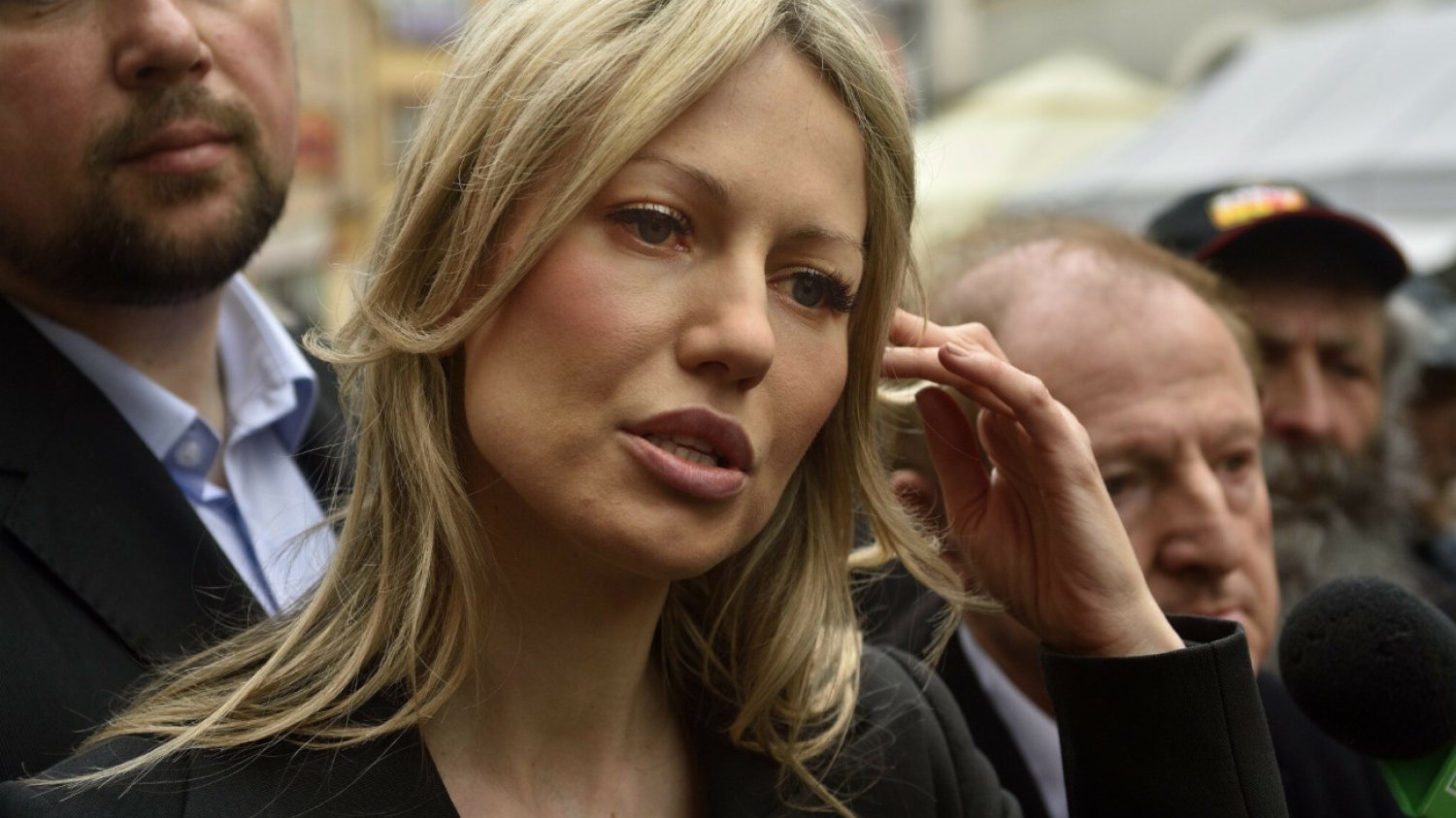 Magdalena Ogórek skomentowała ostatni sondaż i pytania Polaków na spotkaniach polityków PiS z wyborcami