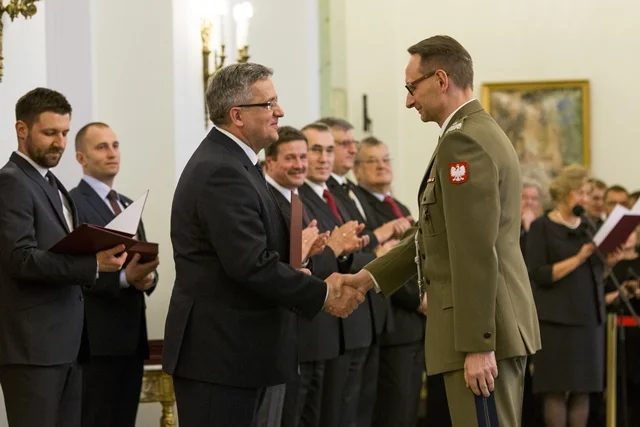 Prezydent Bronisław Komorowski nadaje Grzegorzowi Gielerakowi tytuł profesora nauk medycznych