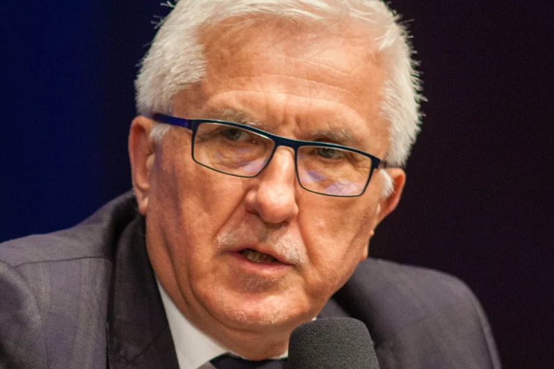 Znamy kulisy pierwszej porażki opozycji z PiS w Senacie. "Błąd został naprawiony" – mówi nam Wadim Tyszkiewicz.