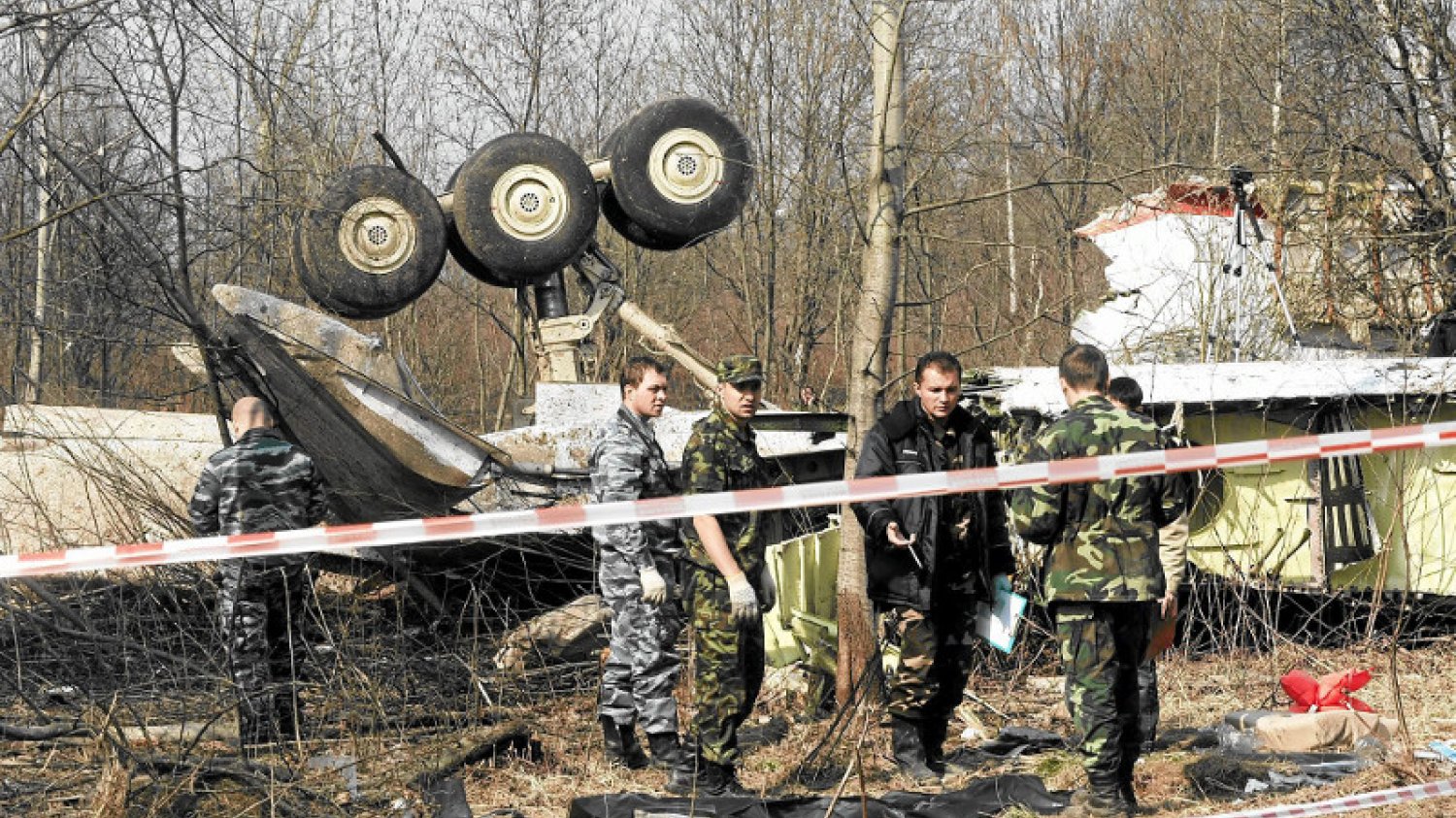 Śledztwa w sprawie katastrofy pod Smoleńskiem i zatrudniania kolejnych ekspertów ciąg dalszy.