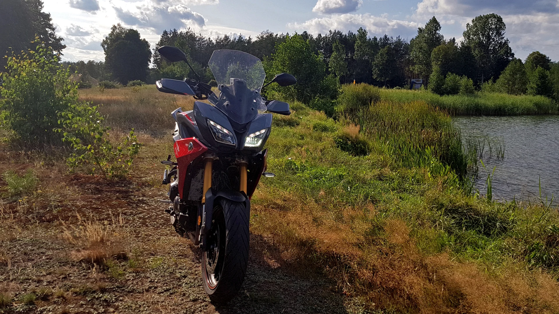 W góry i na Mazury – Tracer 900 żadnej trasy się nie boi.