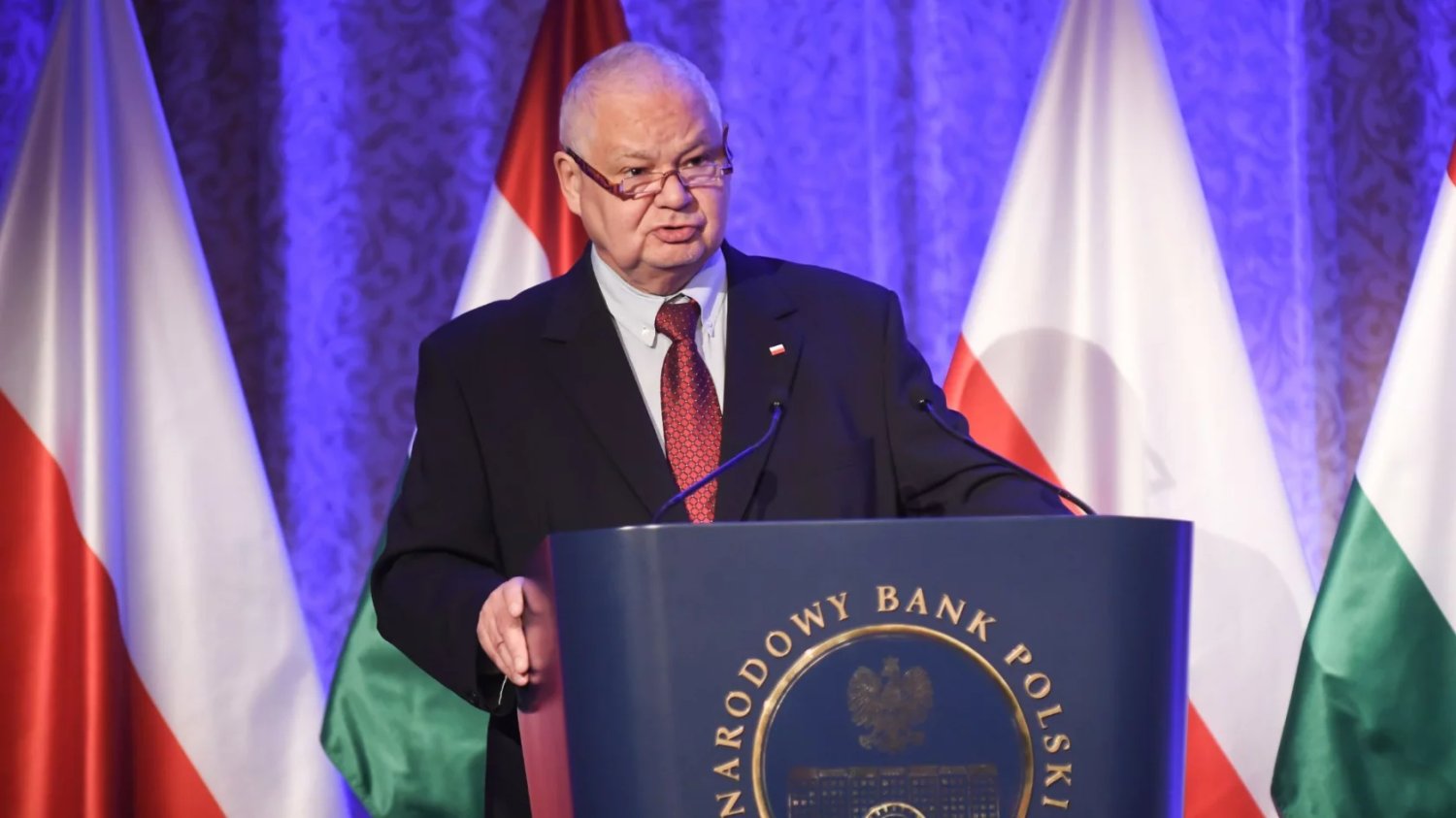 Prezes NBP: nie jesteśmy i nie będziemy stroną w sporach politycznych Adam Glapiński