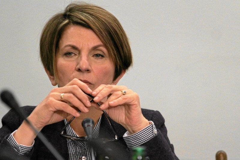 Pitera zadowolona z wyjazdu Macierewicza. "Zamiast siedzieć w kręgu własnych obsesji otworzy się na świat"