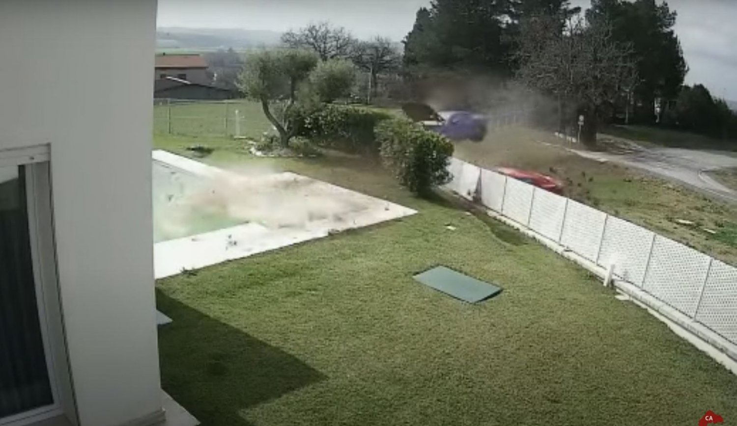 Nagranie z kolizji szybko rozeszło się po sieci.