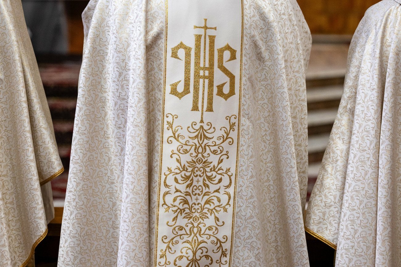 Burzę wywołała reakcja księdza z Bolesławca, który wyprosił dwóch chłopców z kościoła.